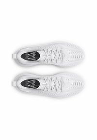 Under Armour VELOCITI 4 - Apavi skriešanai pa asfaltu - white