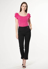 INFLUENCER FRILLED  - T-shirt print - azalea