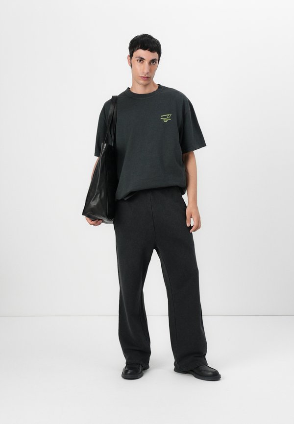 BOXY TEE UNISEX - Print T-shirt4