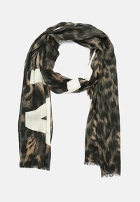 Sciarpa con stampa leopardata in tonalità di verde scuro e marrone, caratterizzata da una trama morbida e leggera e bordi frangiati. Il design include audaci accenti bianchi.