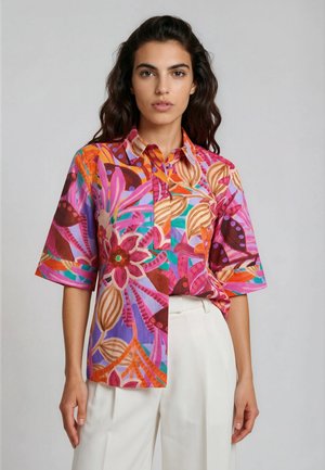MILANO ITALY, MILANO ITALY SHIRT-BLUSE MIT KURZARM UND BLUMENMUSTER - Bluse - orange