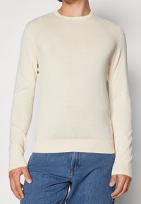 Pier One Stickad tröja - off-white