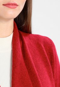 comma Vest - red