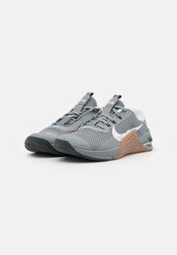 Nike Performance METCON 7 UNISEX - Sapatilha de treino - particle grey