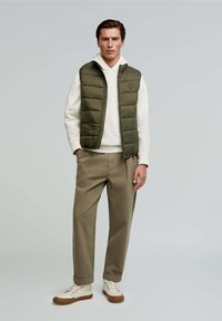 Scalpers NEW GSTAAD  - Vest - khaki