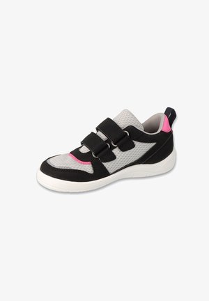 Czarno-szare buty sportowe z siateczkową cholewką, dwiema rzepami, różowymi akcentami i białą gumową podeszwą. Posiadają wyściełany kołnierz i język.