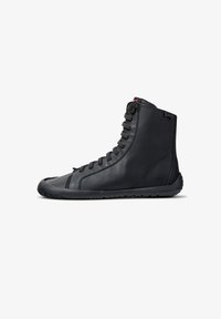 Неизбран, sella black patho black