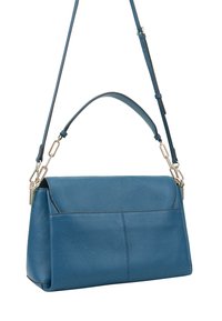 Blauwe leren handtas met een gladde textuur, een bovenhandvat en een verstelbare schouderriem. Heeft een klepsluiting en een voorste zak. Accenten van zilveren hardware.