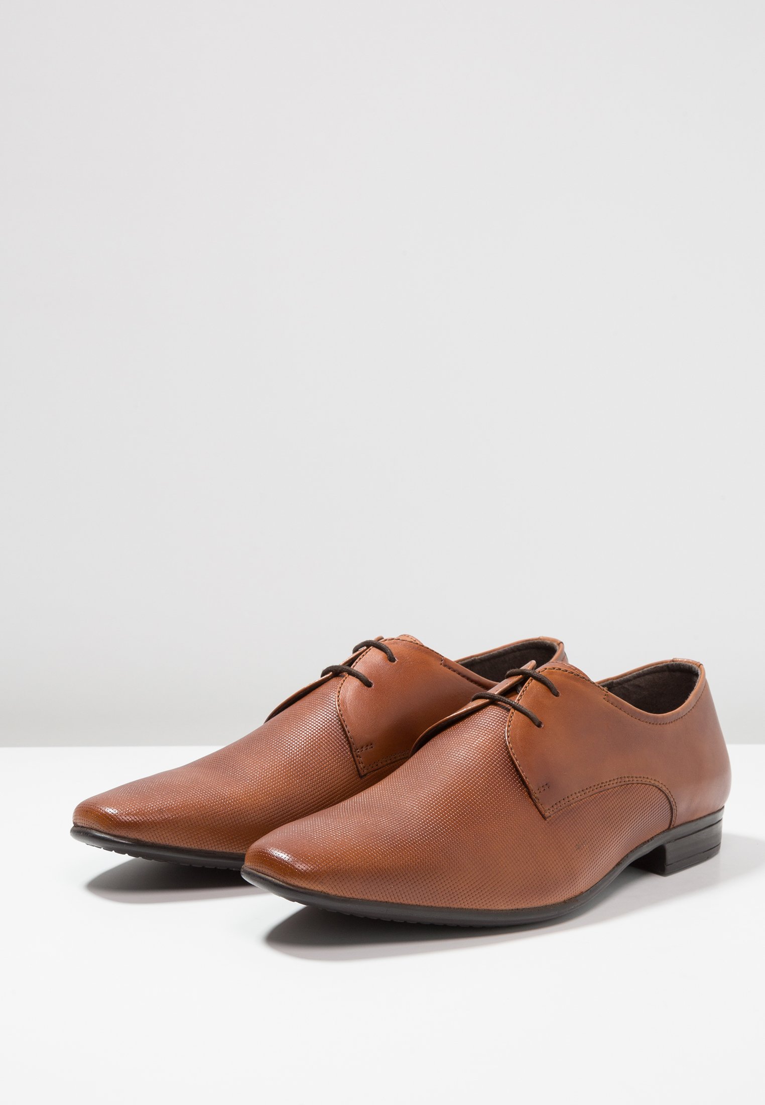 pier one derbies