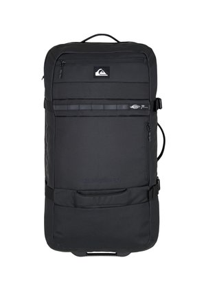 Sort rejserygsæk med flere lynlåslommer, polstret ryg, justerbare stropper og et bærehåndtag øverst.