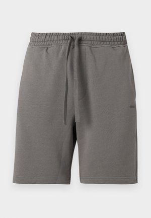 Pantaloni scurți gri cu talie elastică, șnur de ajustare, buzunare laterale și logo subtil "HUGO" pe coapsa dreaptă.
