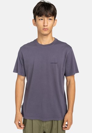 - T-shirt basic