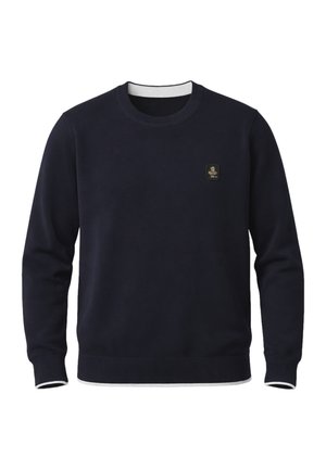 Maglione girocollo blu navy con polsini e orlo a coste, con una piccola toppa logo quadrata sul lato sinistro del petto.