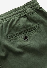 Next REGULAR FIT - Short - green