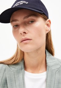 ARMEDANGELS Kurzmantel - seagreen light oatmilk