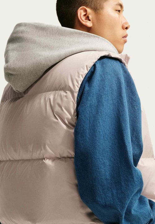Nike M NK TF CLUB PUFFER VEST 650 - Waistcoat - moon particle white — foto 4