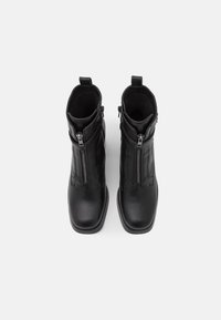 s.Oliver Stiefelette - black