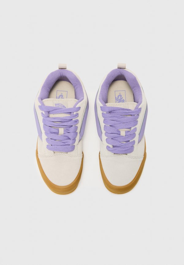 KNU SKOOL UNISEX - Skate shoes -  gum silver4