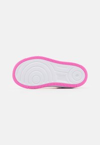 Nike Sportswear FORCE 1 LOW EASYON - Sportcipő - playful pink/white