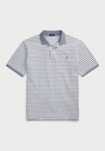 Polo majica z navpičastim vzorcem v temno modri in beli barvi, s klasičnim ovratnikom in kratkimi rokavi, ter majhnim vezenim logotipom na levem prsnem delu.