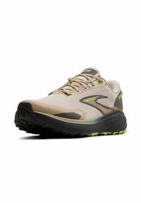 Chaussure de course légère, beige, avec une tige en mesh, une semelle en caoutchouc noir et des accents jaunes. Comprend un col rembourré et un design à lacets.