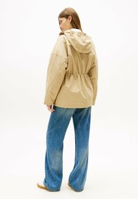 Tommy Hilfiger WATER REPELLENT HOODED  - Parka - country ivory