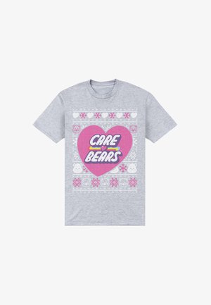 Graues Kurzarm-T-Shirt mit einem pinken Herzen und dem Text "CARE BEARS", umgeben von einem Muster aus Herzen und Schneeflocken.