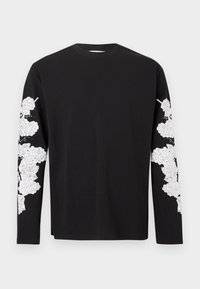 Επιλέχθηκε, black