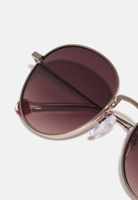 Tommy Hilfiger Lunettes de soleil - light gold-coloured