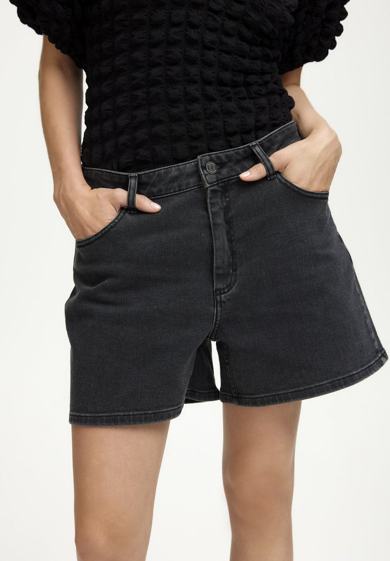 Gestuz - Gzizza Linen Shorts 10910281 - 100017 - Black main image 0