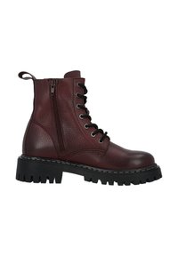 Botas de cuero burdeos hasta el tobillo con un acabado texturizado, cordones en la parte delantera, cremallera lateral y una gruesa suela de goma negra con un patrón de agarre resistente.