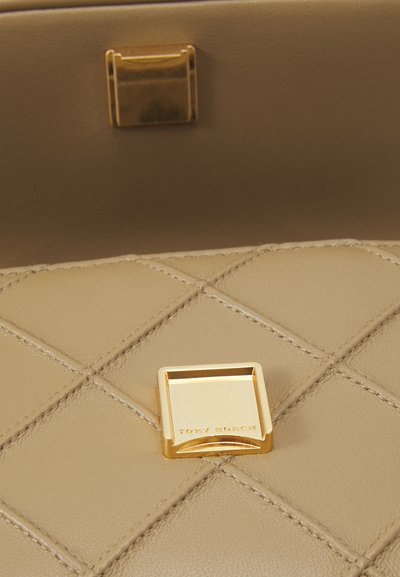 Tory Burch FLEMING SOFT SMALL CONVERTIBLE SHOULDER - Skuldertasker - pebblestone
