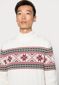 Selected Homme SLHFLAKE CABLE - Pulover - egret