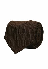 Brun vävd slips, rullad. Texturerad tyg med rutmönster. Avsmalnande ände som visar vävdesignen.