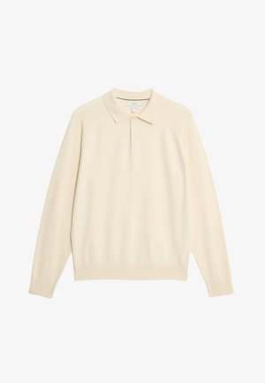 Pullover lavorato a maglia color crema con colletto, maniche lunghe e orlo a coste. Presenta una patta con bottoni al collo per la chiusura.