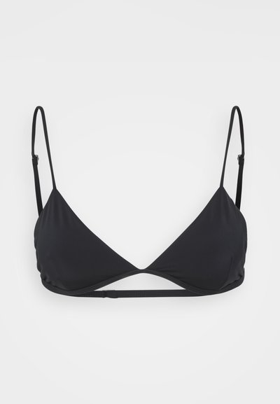 Zwarte triangels bikini-top met verstelbare bandjes, een gladde stofstructuur en een kruislings ontwerp aan de voorkant. Minimalistisch van stijl, zonder versieringen.