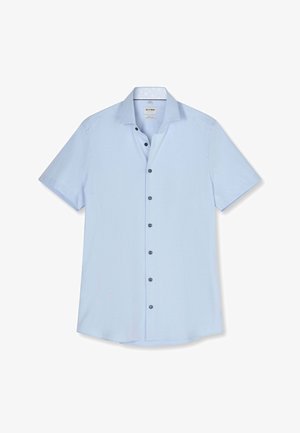 Hellblaues Herrenhemd mit kurzen Ärmeln, klassischem Kragen, schwarzen Knöpfen und schlanker Passform.