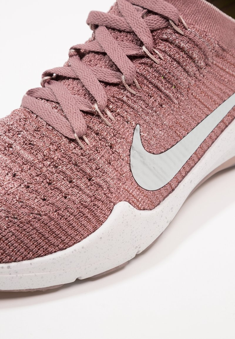 Nike Performance Training shoe - light pink - (Pre-owned  display picture 3
