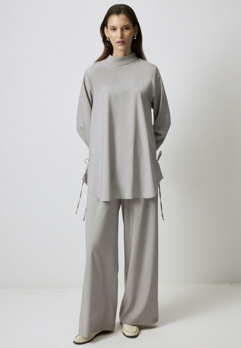 Touché Privé Blouse - grey