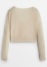 Pull beige en tricot à manches longues et court, avec des épaules texturées et un ourlet droit, posé à plat sur un fond blanc.