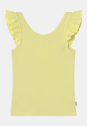 Gelbes geripptes Tanktop mit verspielten Rüschenärmeln und rundem Ausschnitt. Glatte Textur mit figurbetonter Passform. Markenlabel an der Seite.