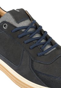 Thumbnail Image 7
