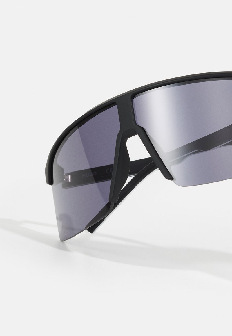 Herren Taschen & Koffer | HUGO Sonnenbrille matt black/white/schwarz - HU21932 Herren Taschen & Koffer | HUGO Sonnenbrille matt black/white/schwarz - HU21932