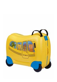 Valise jaune pour enfants en forme de bus avec des roues bleues et des passagers animaux dessinés visibles à travers les fenêtres du bus.