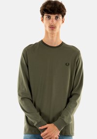 Fred Perry Longsleeve - vert
