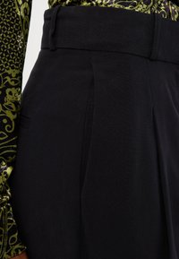 Vanessa Bruno DAVID - Auduma bikses - noir