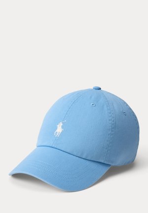 Hellblaue Baseballkappe mit gebogenem Schirm und weißem, gesticktem Polo-Spieler-Logo vorne in der Mitte.