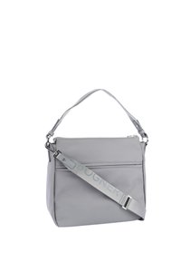 Graue Nylon-Handtasche mit einem Reißverschluss, verstellbarem Tragegurt und Außenfach. Sie hat eine glatte Textur und ein dezentes Logo-Detail am Gurt.