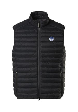 Chaleco acolchado negro con cuello alto y cremallera frontal. Cuenta con dos bolsillos laterales y un parche redondo con el logo en el pecho.