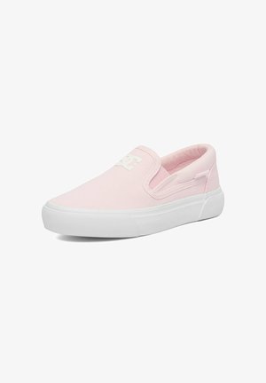 Slip-on sneaker i lyserødt stof med hvid gummisål og hvidt logo på den øverste front, vist i en let vinkel på hvid baggrund.